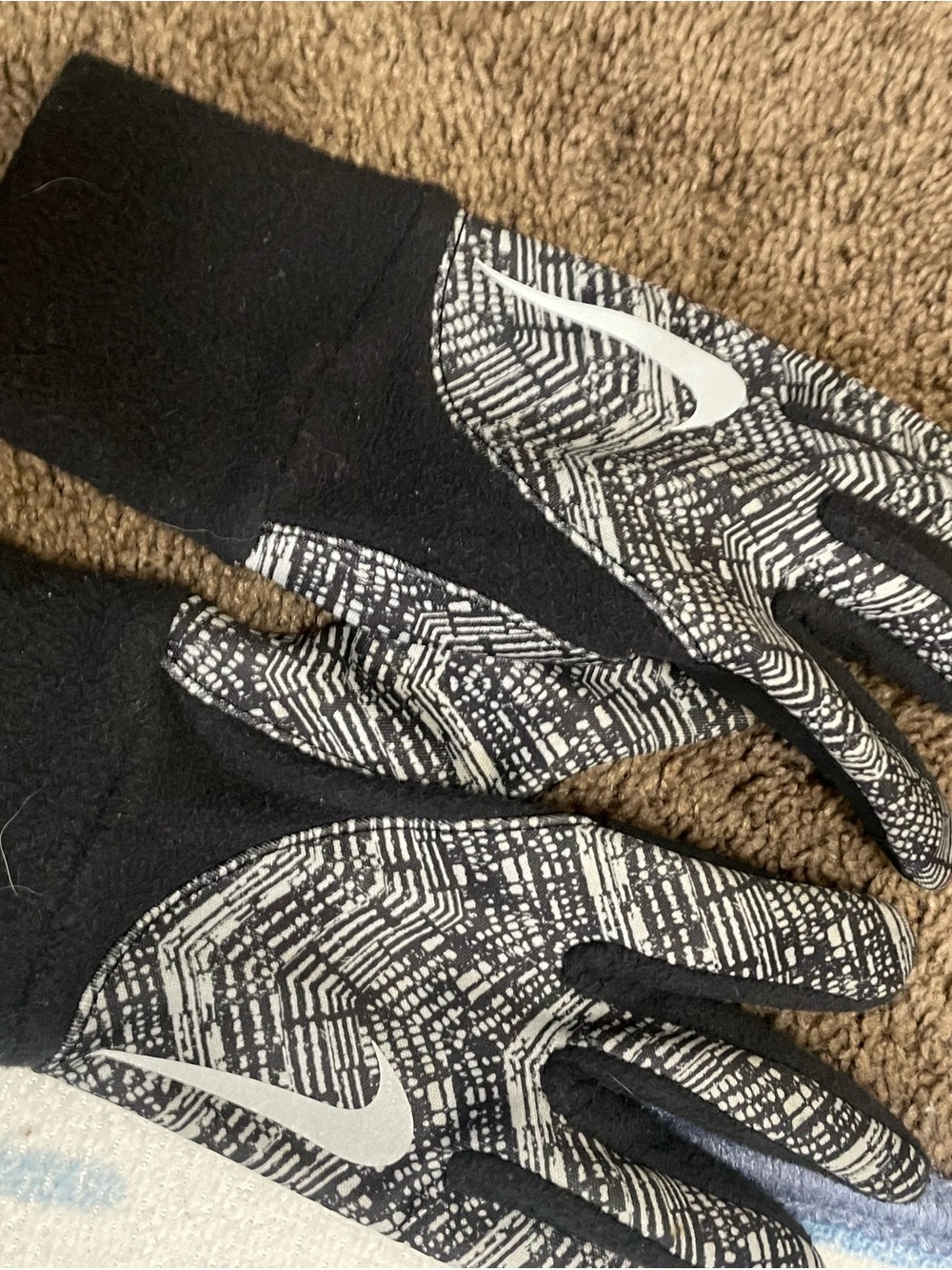 Nike running gloves